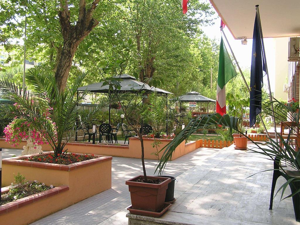 Villaggio Accademia เชเซนาติโก ภายนอก รูปภาพ